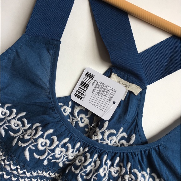 SUMMER CLEARANCE!! BLUE CRISS CROSS CROP TOP - Picture 4 of 6