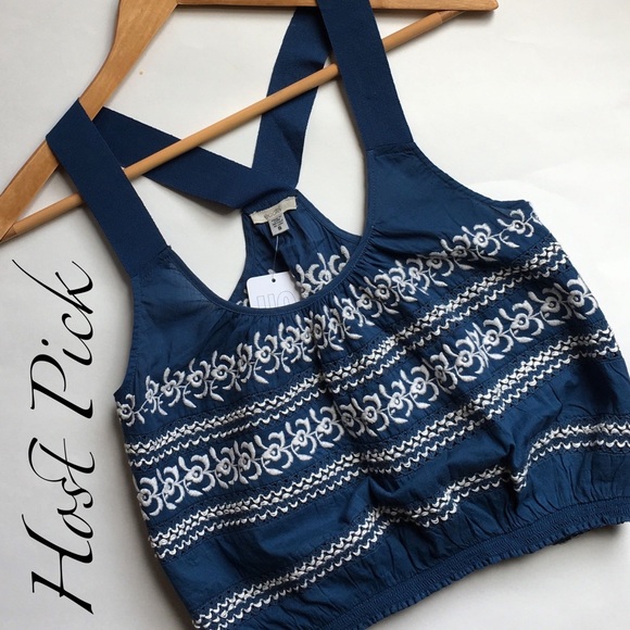 SUMMER CLEARANCE!! BLUE CRISS CROSS CROP TOP - Picture 2 of 6
