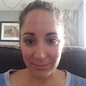 Meet your Posher, Ana