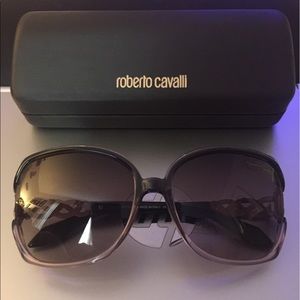 ROBERTO CAVALLI model PAPRIKA 653S color 05Z