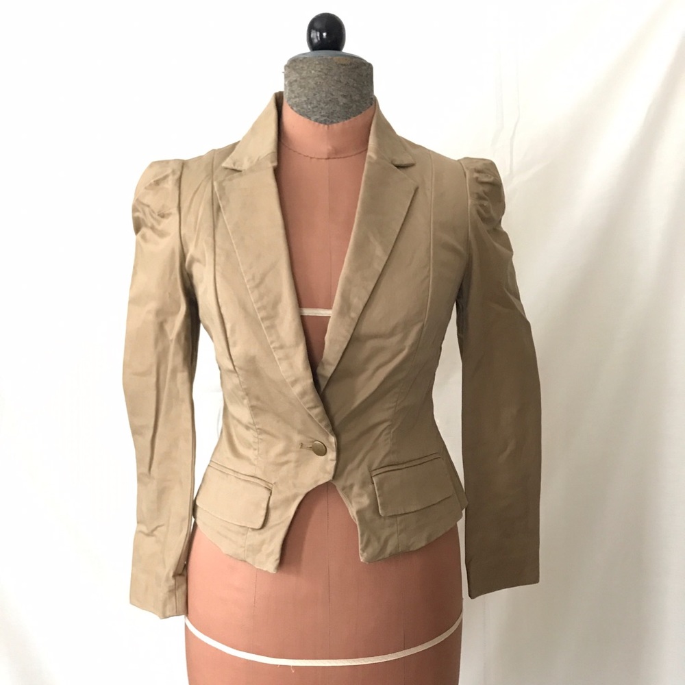 Anthropologie Lil khaki cropped "Boundless Blazer"