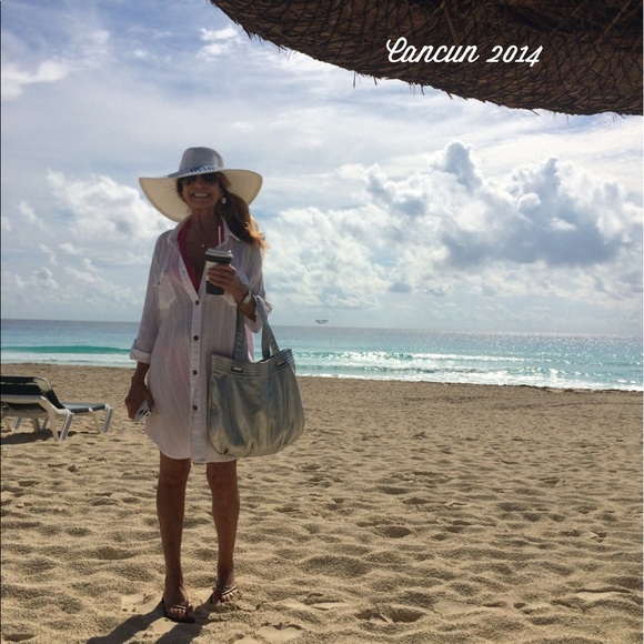 Meet your Posher, Joanie - Picture 1 of 1