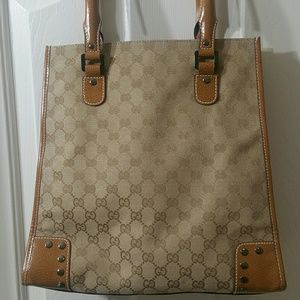 Authentic Gucci shopping bag