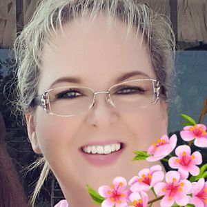 Meet your Posher, Eva