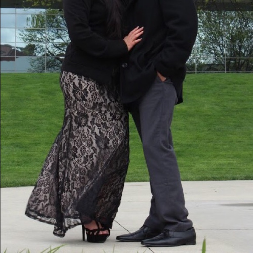 Nude mermaid dress with black lace overlay - Picture 2 of 2