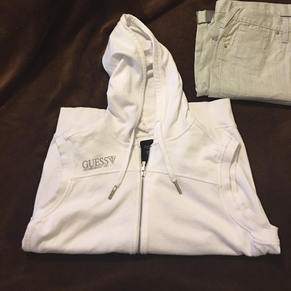 Guess sleeveless hoody/vest