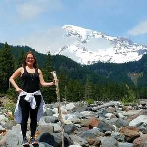 Meet your Posher, Elyse