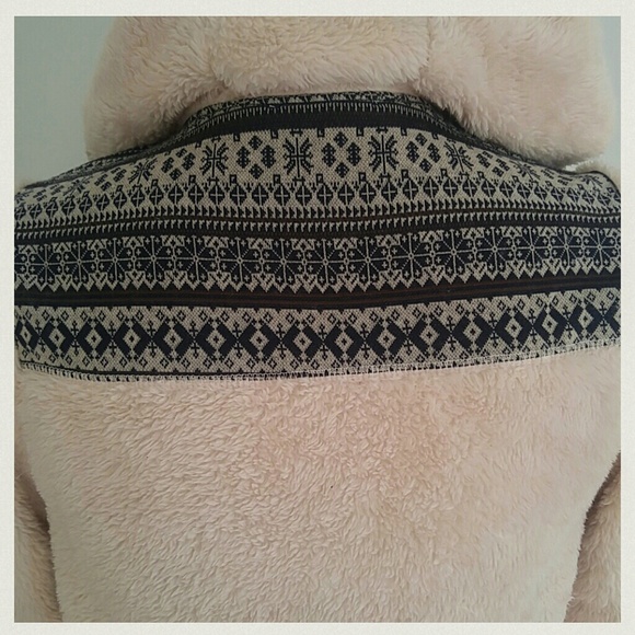 Lightweight ivory faux fur jacket - Picture 3 of 4