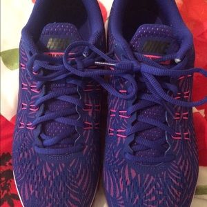 SALE!!! Women's Nike Shoes Like New Size 10