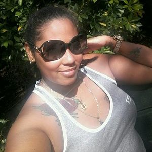 Meet your Posher, Desiree