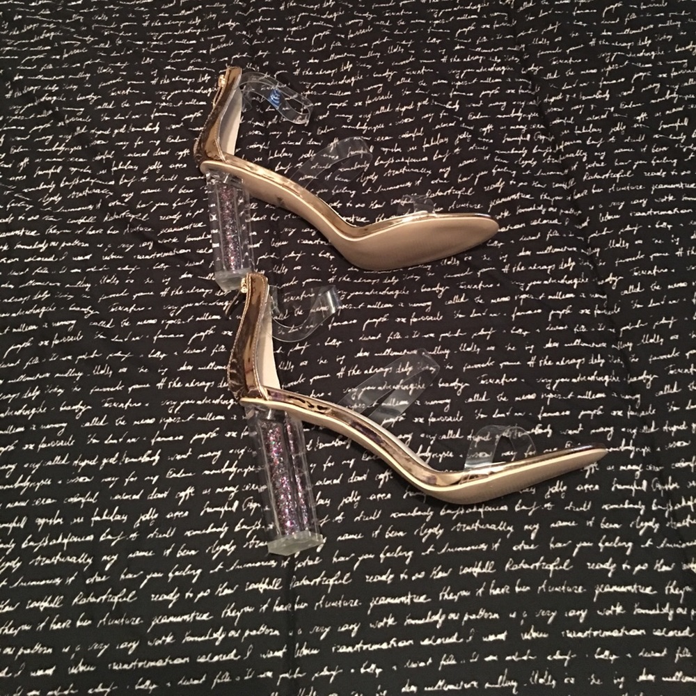 Clear 3 strap heel with glitter inside heel