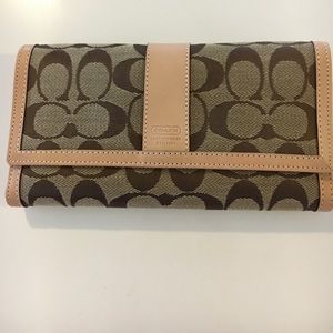 NWT ⭐️ Never used Coach leather trim wallet!