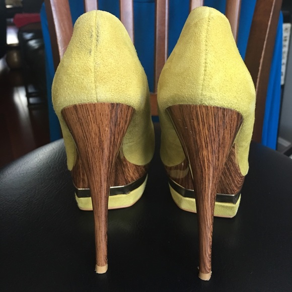 Bakers 6.5 lime green 5in heels 👠 worn once - Picture 2 of 5