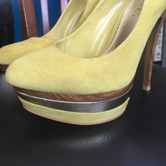 Bakers 6.5 lime green 5in heels 👠 worn once - Picture 5 of 5
