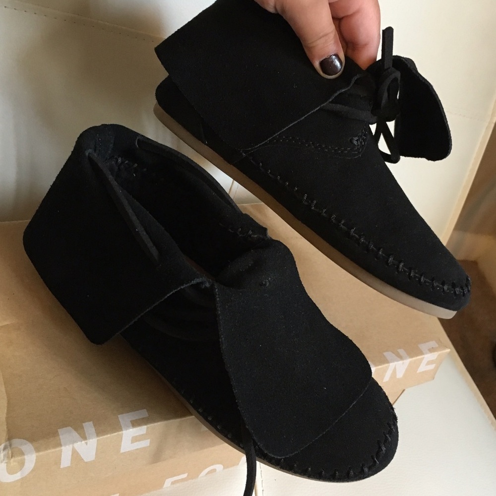 TOMS Zahara Black Suede Lace Up Bootie