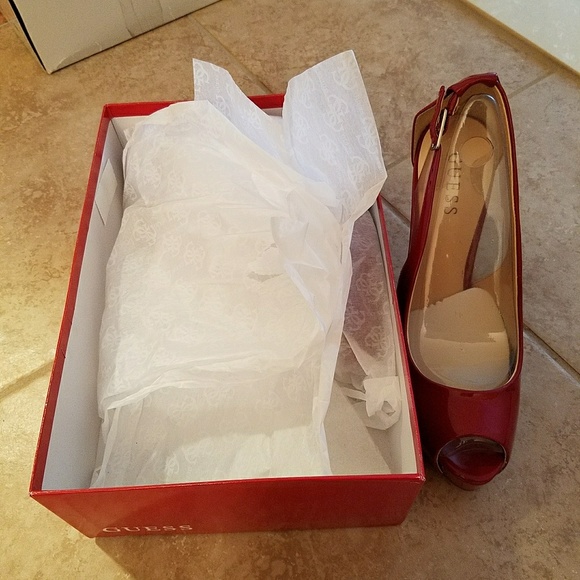 Heels - Picture 2 of 3