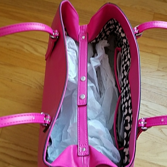 Vera Bradley - Picture 2 of 4