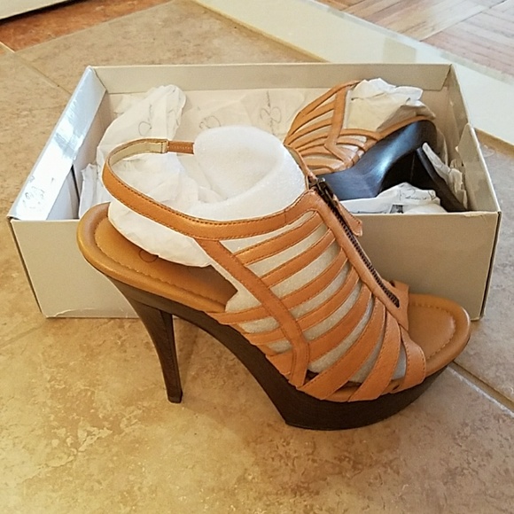 Heels - Picture 1 of 3