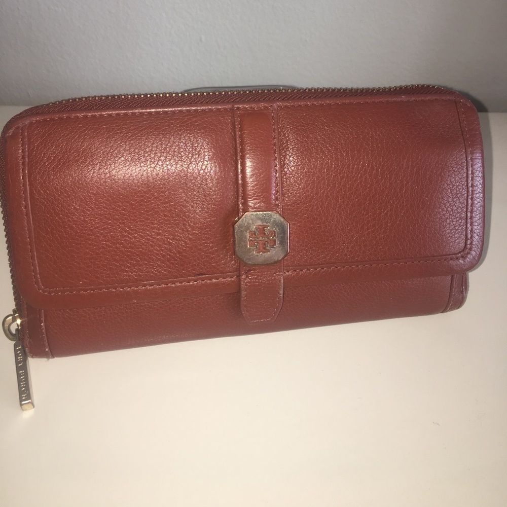 Tory Burch Zip Around Wallet