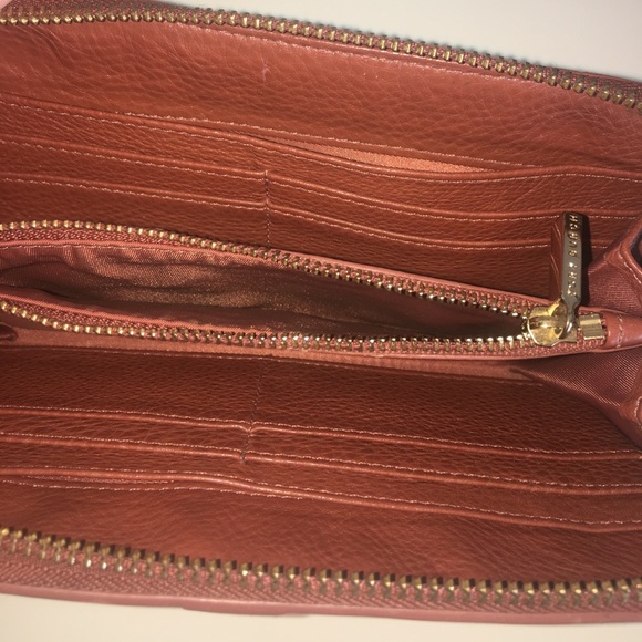 Tory Burch Zip Around Wallet - Picture 5 of 5