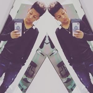 Meet your Posher, Alejandro