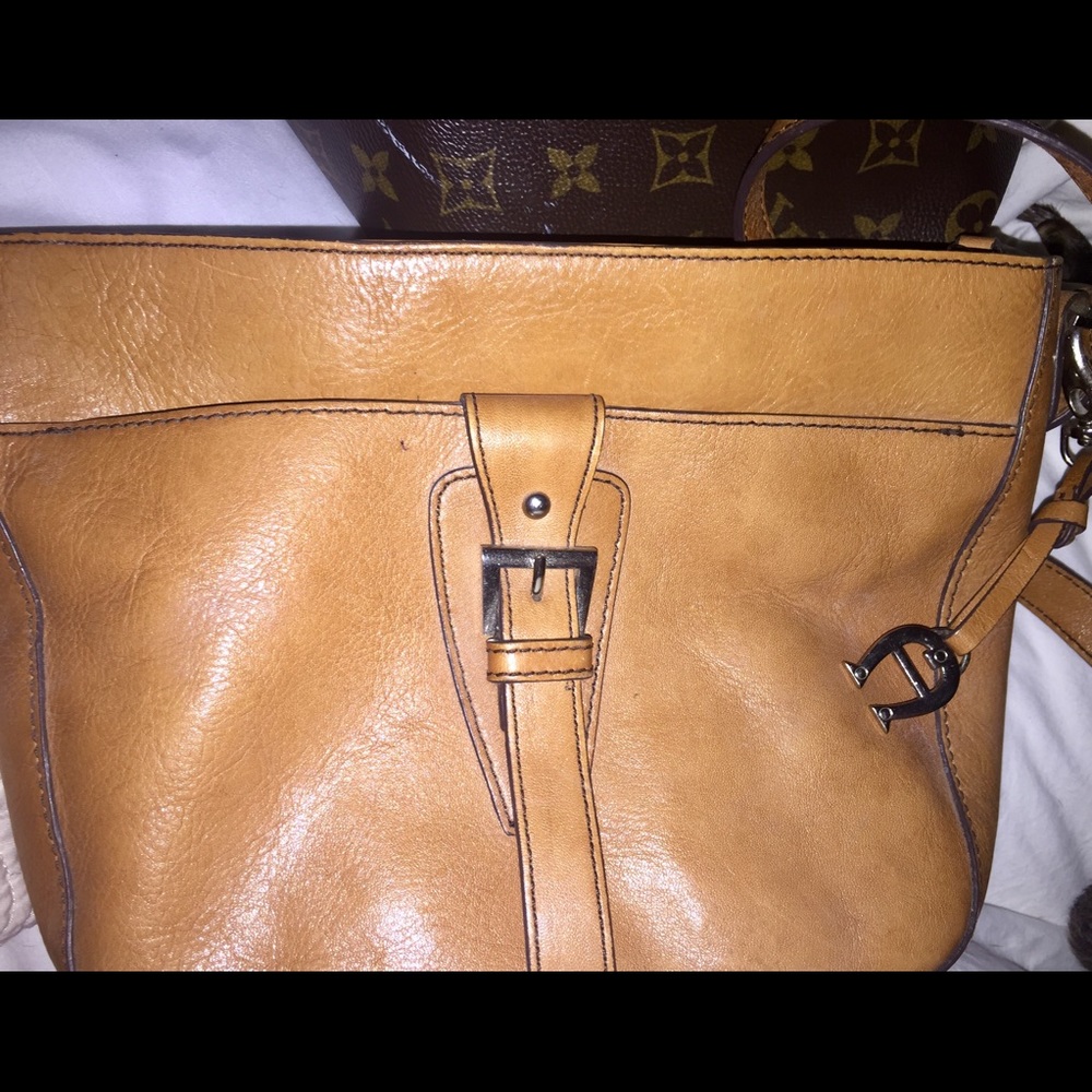 Vintage Etienne Aigner cross body/shoulder bag