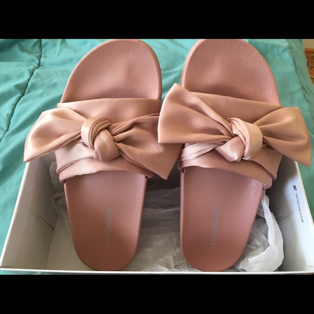 Shoes/Sandals/Slides