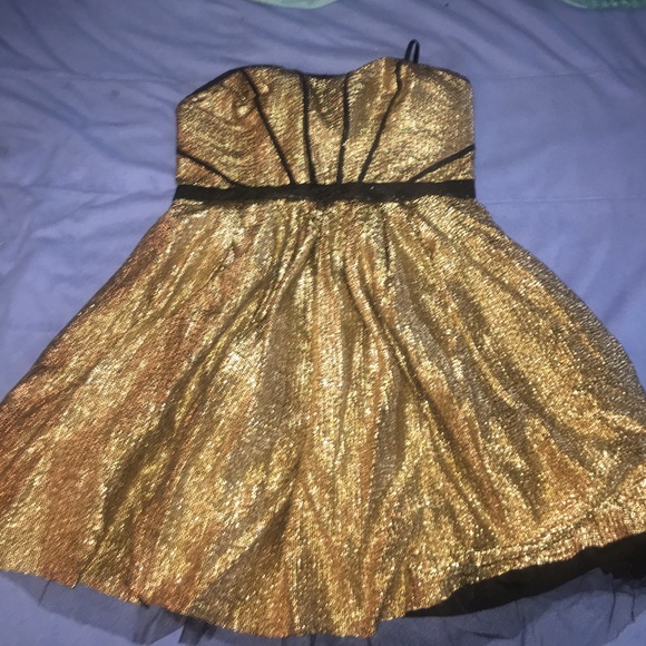 Ecote Starlight Strapless Dress - Picture 3 of 4