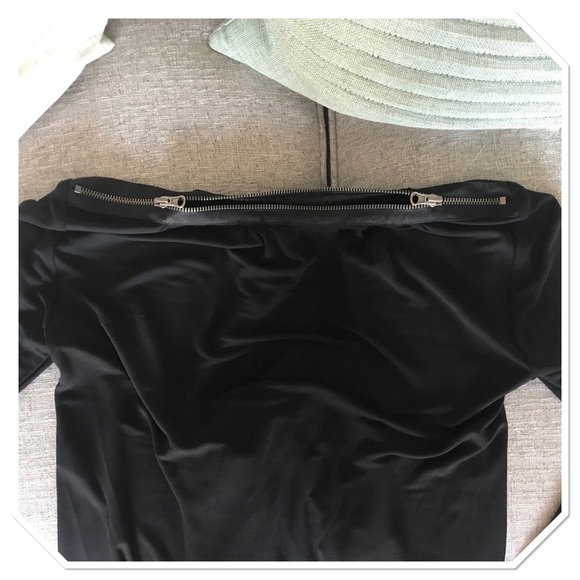 SOLD ON AKZNYC - Picture 2 of 7