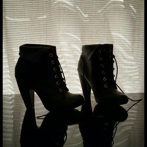 Heel boots