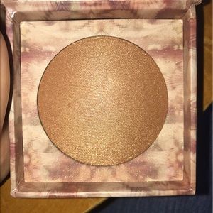 Urban Decay illuminated highlighter