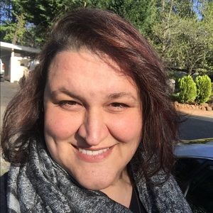 Meet your Posher, Adria