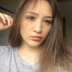 Meet your Posher, Julissa