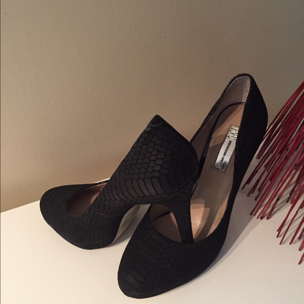 Inc. Lilly Pumps