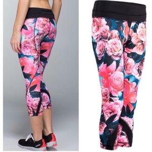 Lululemon Floral Inspire Crop