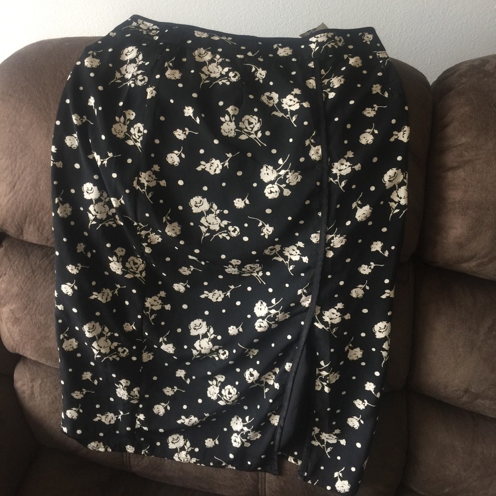 High waist flowery skirt