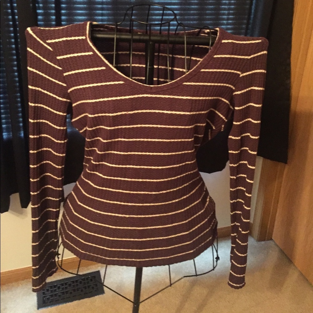 REDUCED!!  BKE large lightweight top