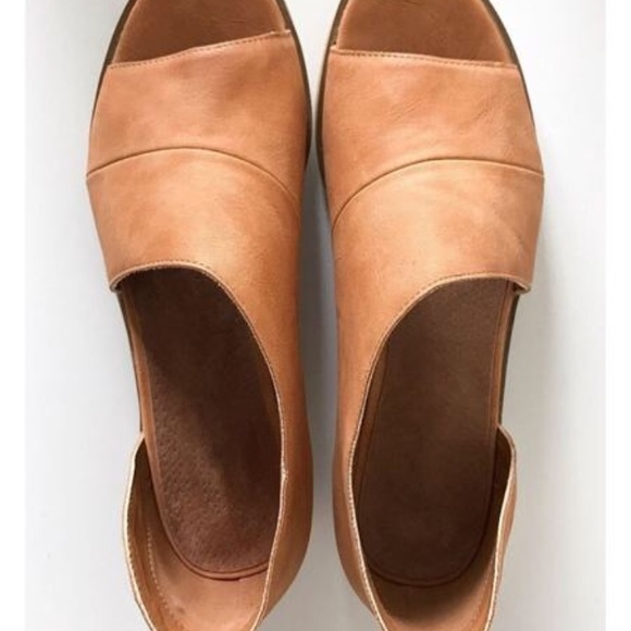 Size 9 left! Royale Flats - Picture 2 of 3