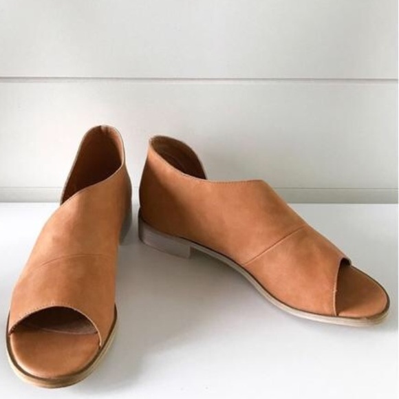 Size 9 left! Royale Flats - Picture 3 of 3