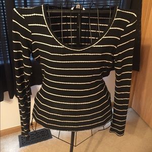 BKE black and cream lightweight top.