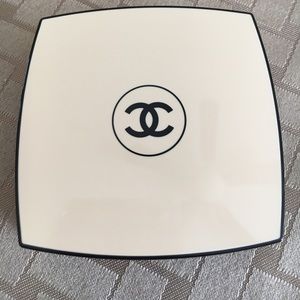 Chanel Les Beiges Healthy Glow Sheer Color SPF 15