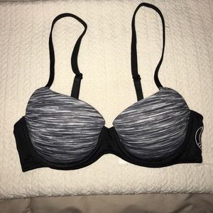 PINK wear everywhere lightly lined bra.