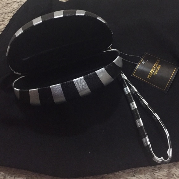 Adorable carry case for your Shades . NWT - Picture 2 of 4