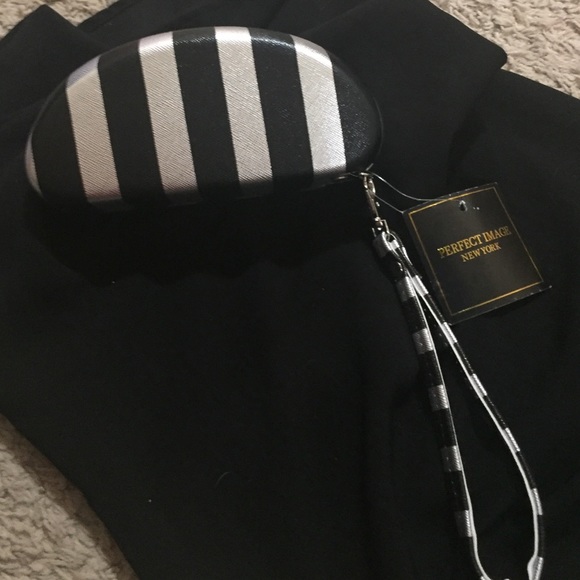 Adorable carry case for your Shades . NWT - Picture 3 of 4