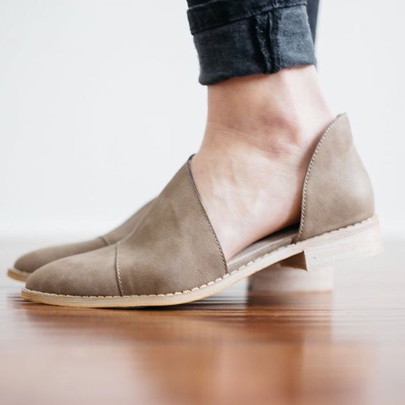 SIZE 7 LEFT! Mont Blanc Flats - Picture 3 of 3