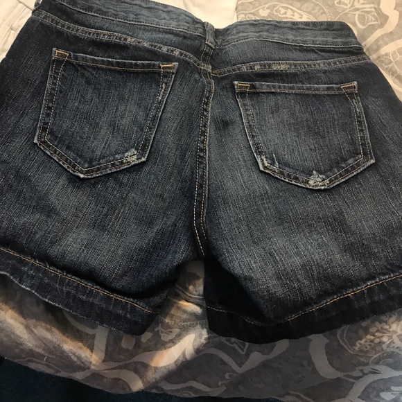 Shorts - Picture 2 of 3