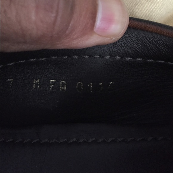 Louisvuitton loafer. Throw away deal