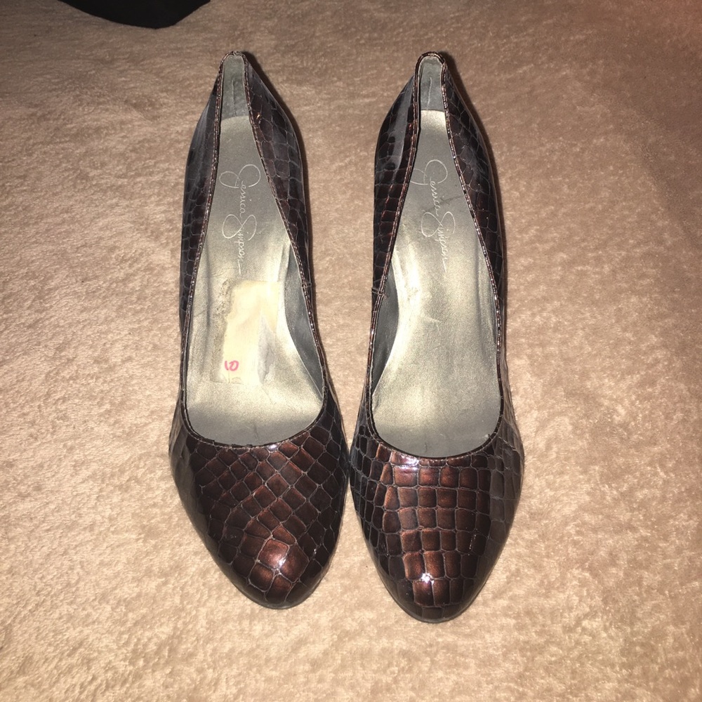 Jessica Simpson pumps..True to size. 3.5 in heel