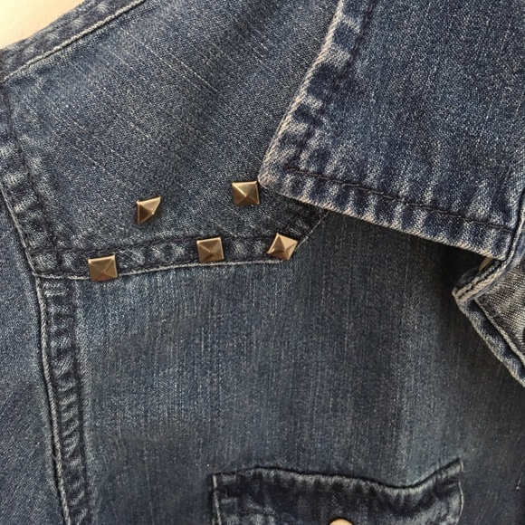 Jean Button-up - Picture 2 of 3