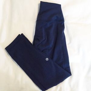 Lululemon high rise crop (limited edition - navy)